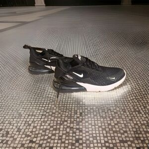 Size 8.5 - Nike Air Max 270 Black White